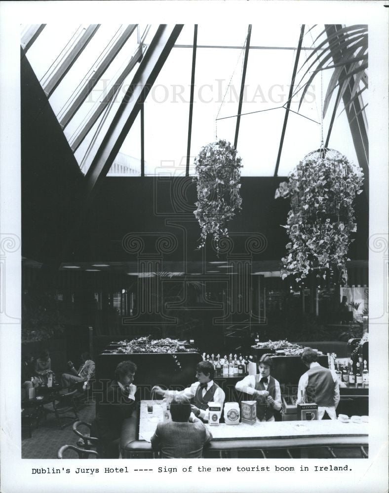 1966 Press Photo Jurys Hotel, ireland, tourist boom - Historic Images