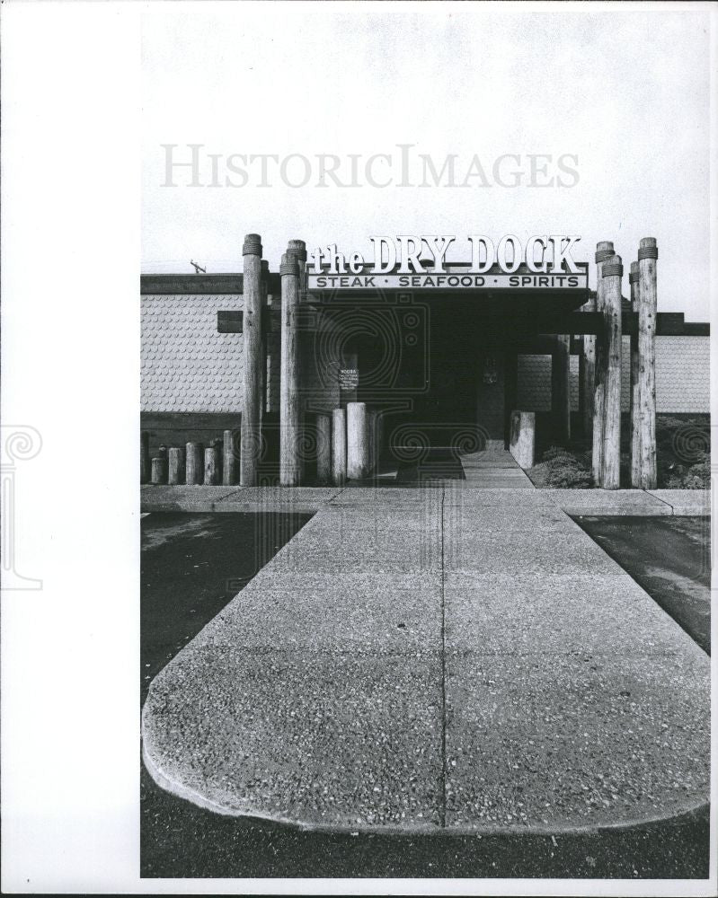 1997 Press Photo Dry Dock Restaurant - Historic Images