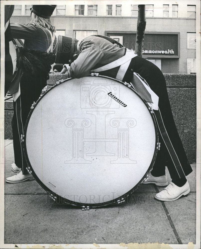 1974 Press Photo Drum and Bugle Corps joe skuper kettle - Historic Images
