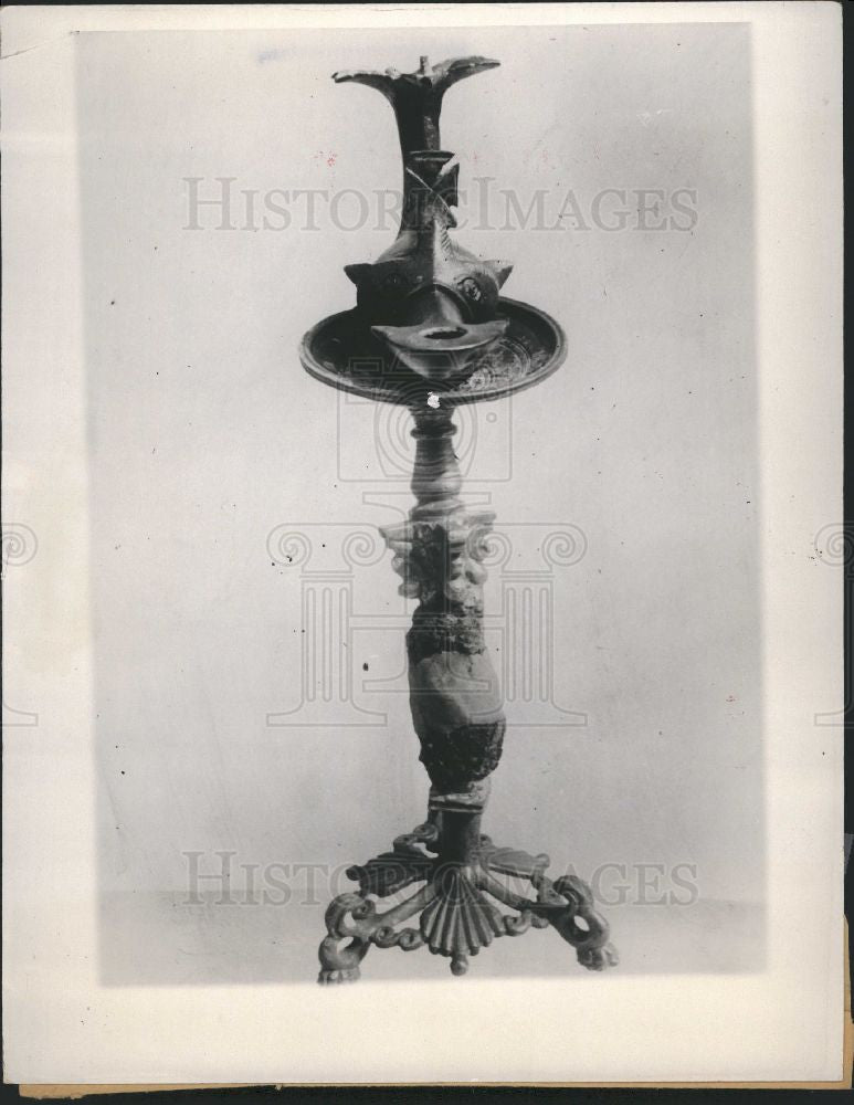 1933 Press Photo Bronze lamp discovered Byzantine - Historic Images