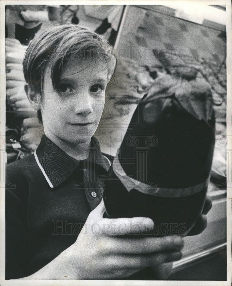 1973 Press Photo Billie Allen eggplant asks vegetable - Historic Images