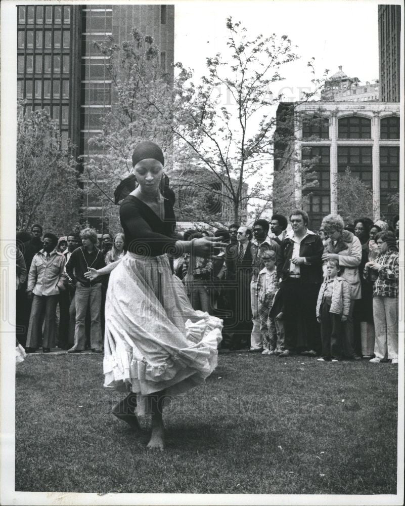 1976 Press Photo Jimmy Hunt Ballet Company Detroit - Historic Images