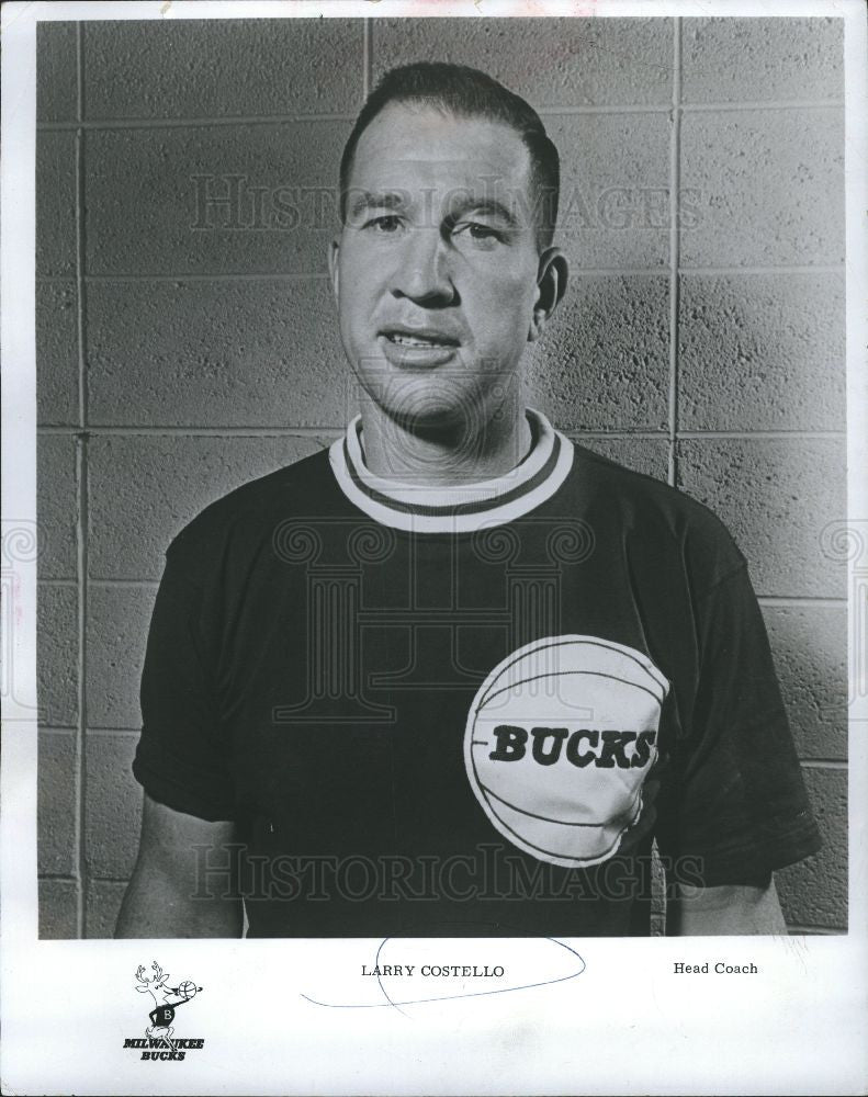 1975 Press Photo Larry Costello Head Coach Milwaukee - Historic Images
