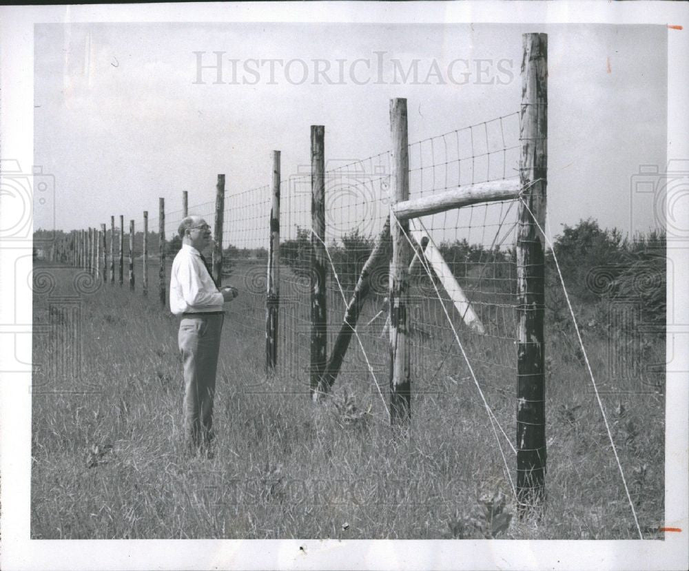 1960 Press Photo Fence - Historic Images