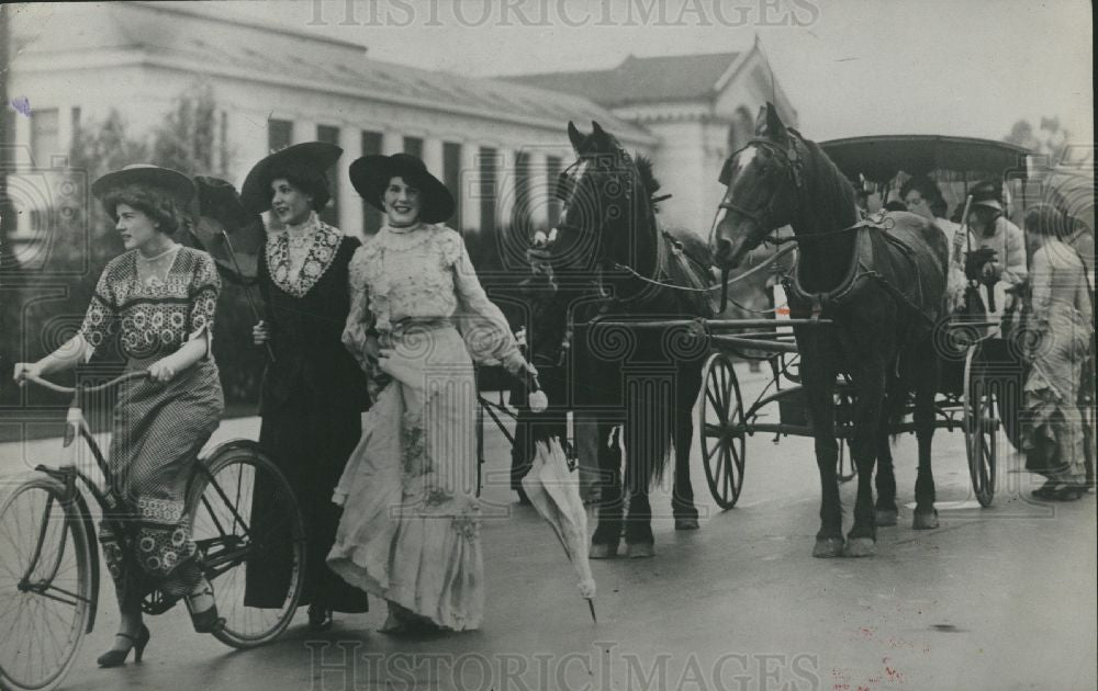 1928 Press Photo Circus Parade University of California - Historic Images