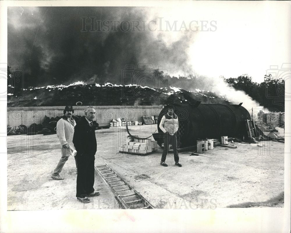 1983 Press Photo Fire 1983 - Historic Images