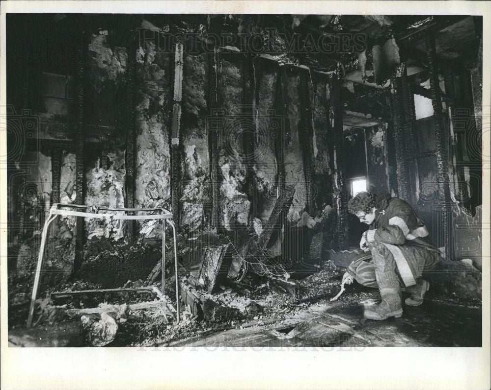 1981 Press Photo Farmington Hills  Fire  Detroit Mich - Historic Images