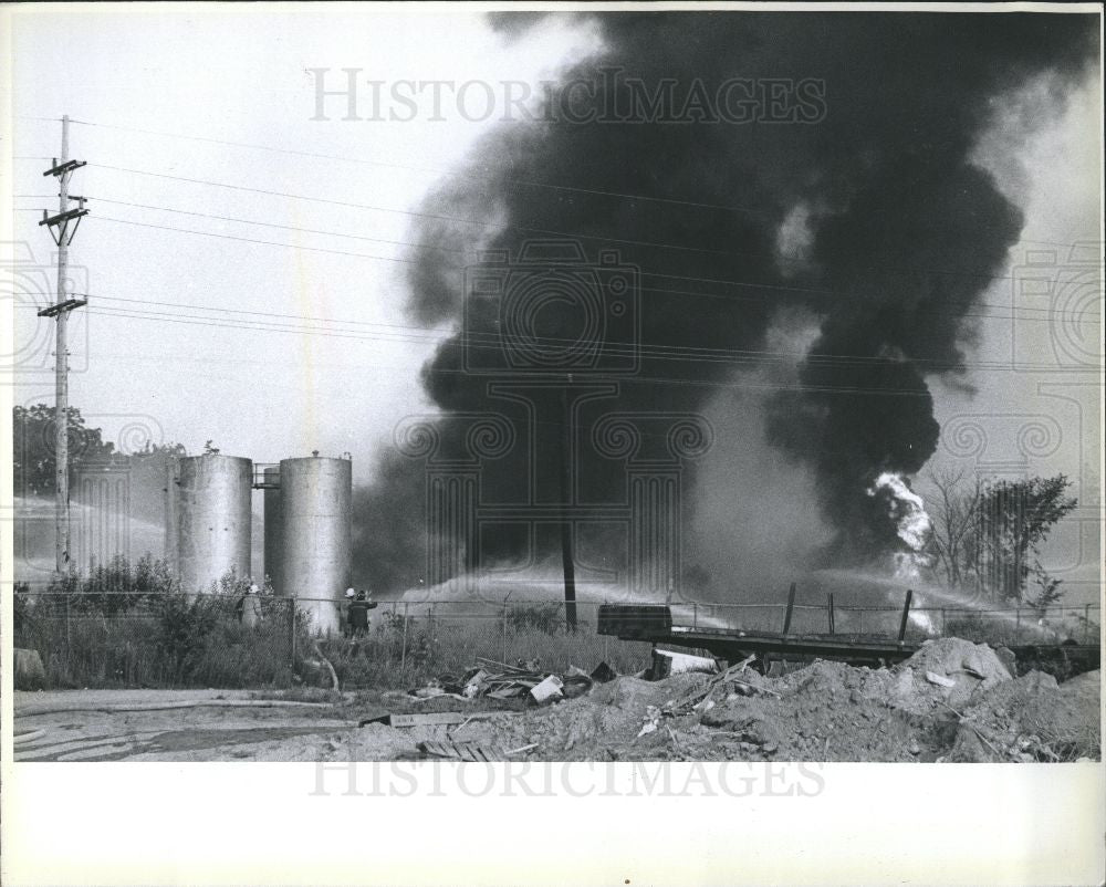 1979 Press Photo Firemen Fire Explosions 1979 - Historic Images