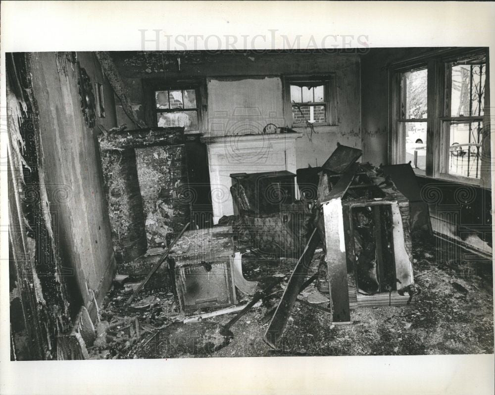 1977 Press Photo Mother Son Brothers Die Fire - Historic Images