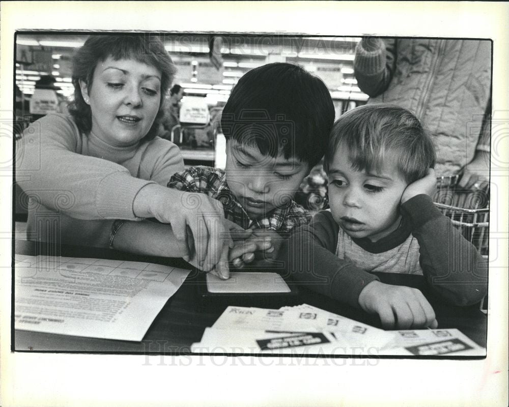 1985 Press Photo Ryan Garbacz Andrew Lynn Pogoda Child - Historic Images