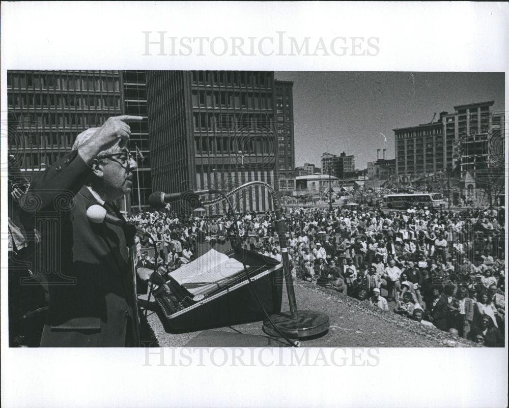 1978 Press Photo Barry Commoner, speech, gathering - Historic Images
