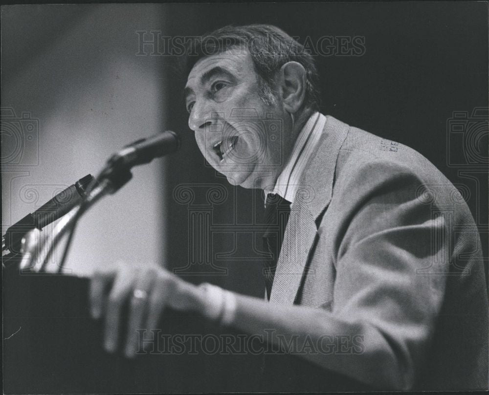 1977 Press Photo Howard Cosell Adcraft Club Journalist - Historic Images