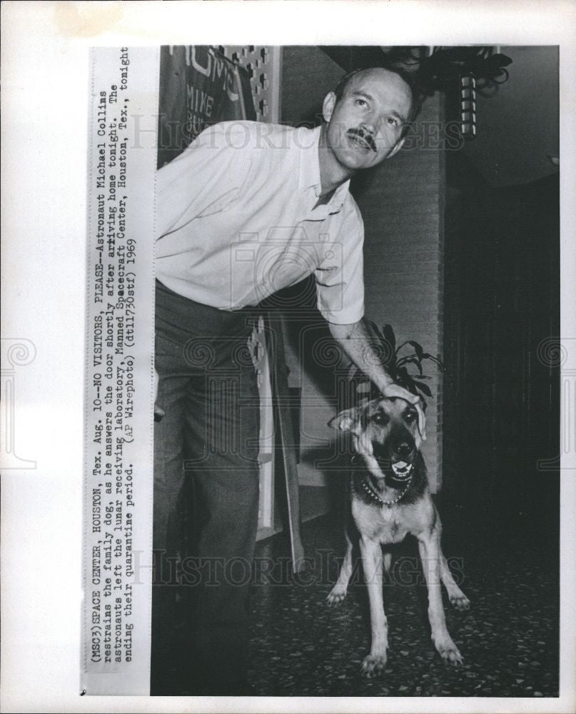 1969 Press Photo ASTRONAUT MICHAEL COLLINS FAMILY DOG - Historic Images