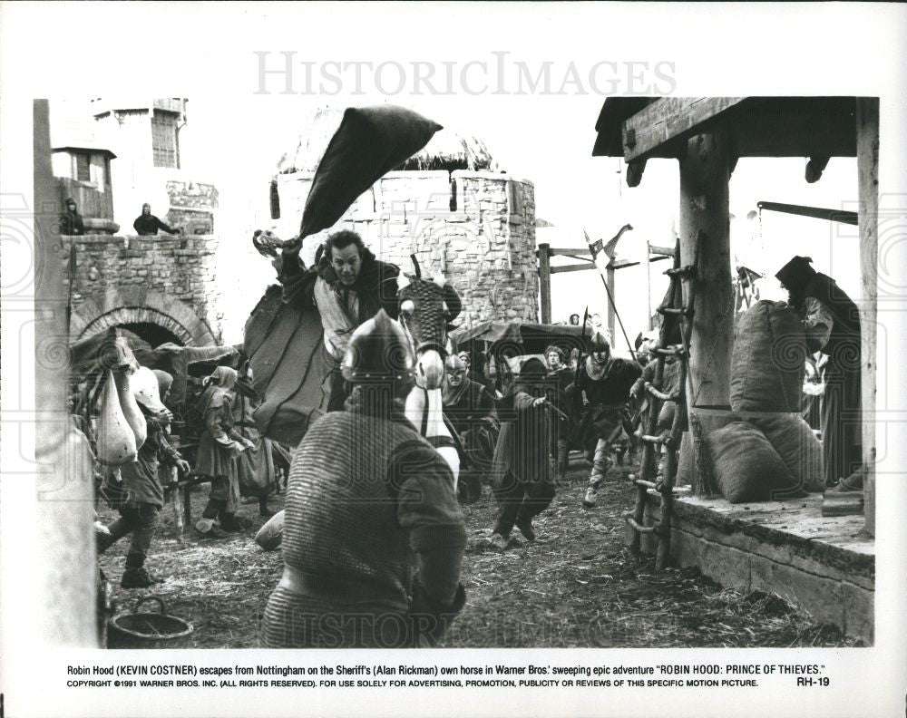 1991 Press Photo Robin Hood Kevin Costner Alan Rickman - Historic Images