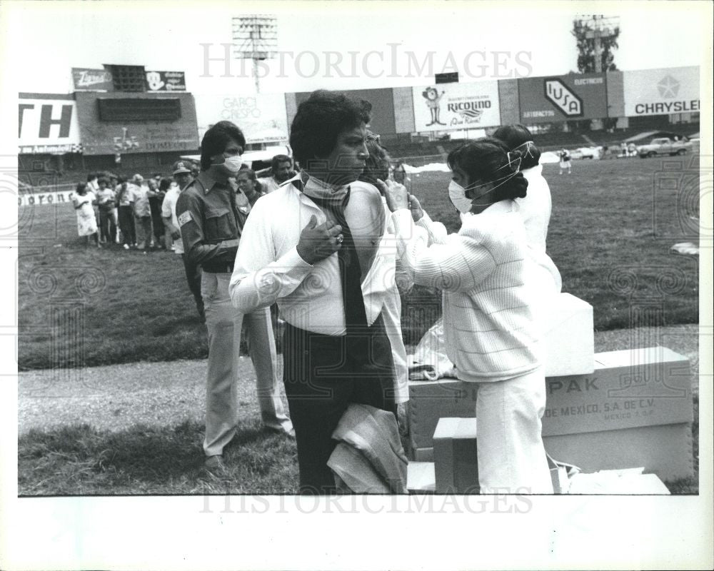 1985 Press Photo Earthquake Mexico City 1985 stadium - Historic Images