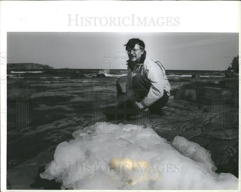 1990 Press Photo Richard Hendrickson Presque Isle Ice - Historic Images