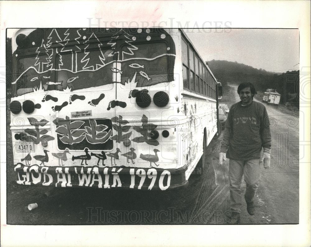 1990 Press Photo Fred Dobb Global Walk Livable World - Historic Images