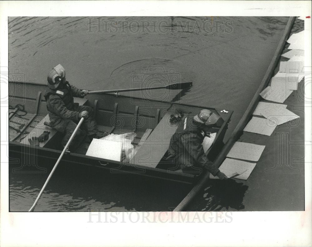 1990 Press Photo Diesel fuel spill, Macomb County - Historic Images