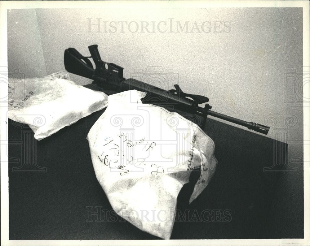 1988 Press Photo cocaine police weapons seized - Historic Images