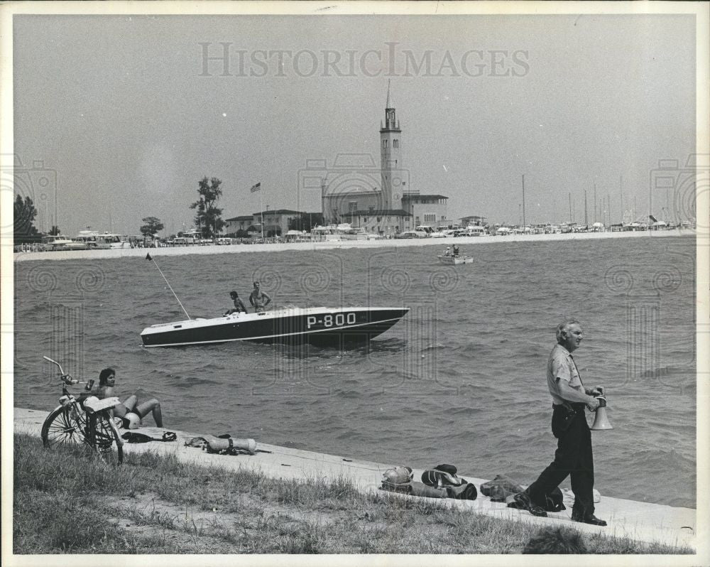1975 Press Photo Drowning - Historic Images
