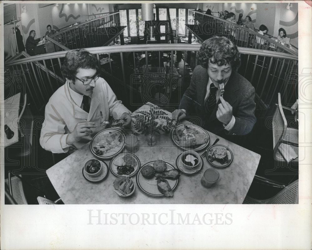 1977 Press Photo Midtown Cafe - Historic Images