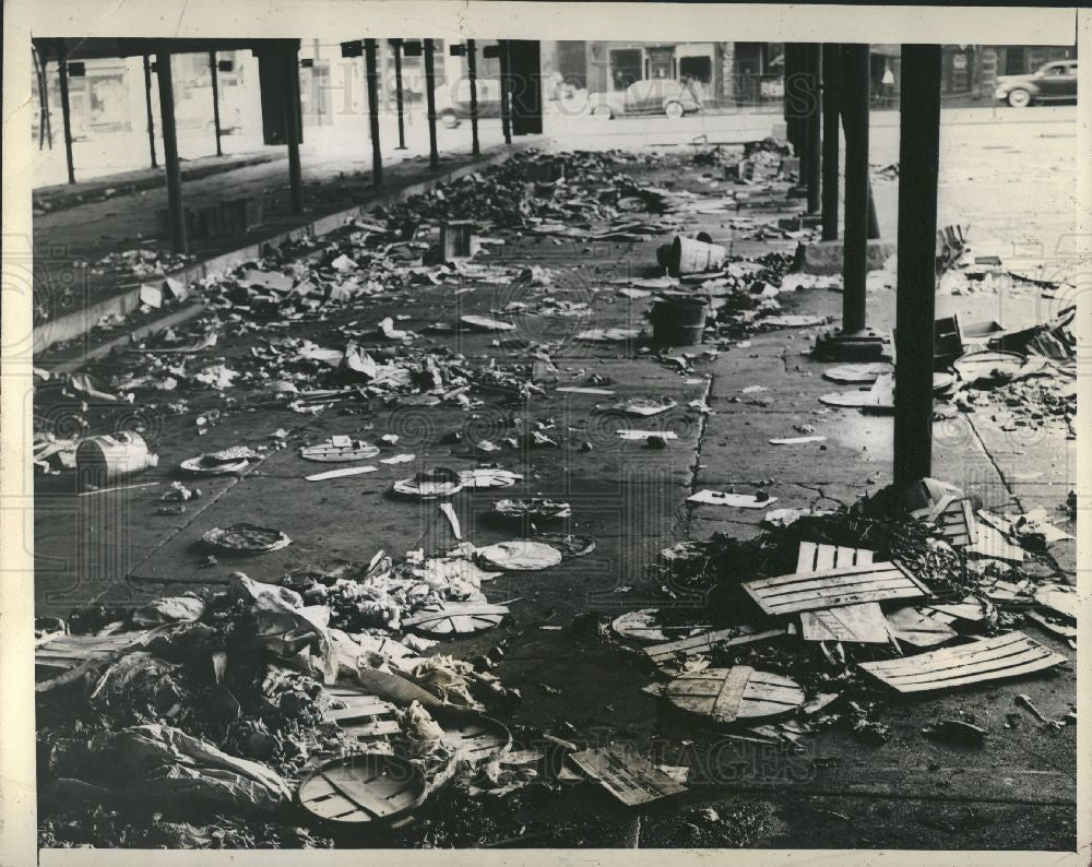 1943 Press Photo Eastern Farmer&#39;s Market garbage strike - Historic Images