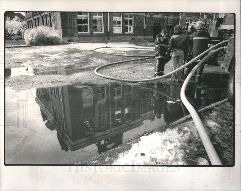 1989 Press Photo Eastern Michigan Sherzer Hall Fire - Historic Images