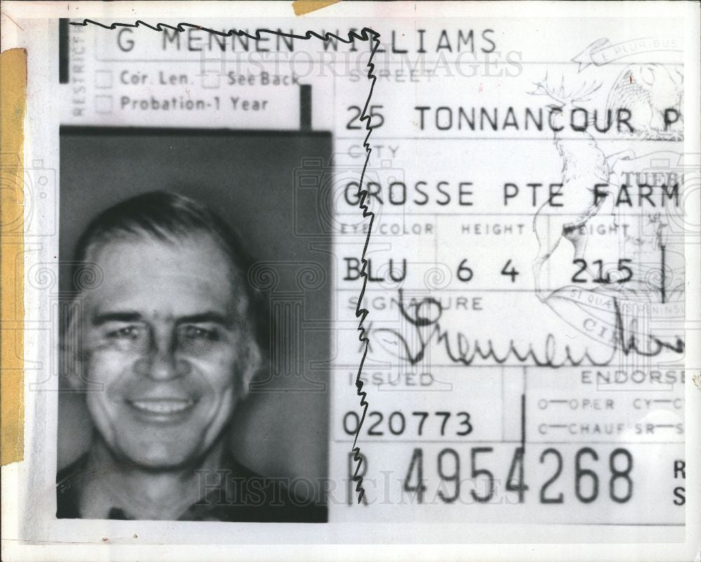 1975 Press Photo Driver&#39;s License - Historic Images