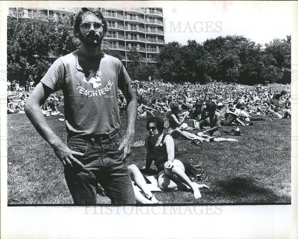 1980 Press Photo Dale Ewart draft demonstration protest - Historic Images