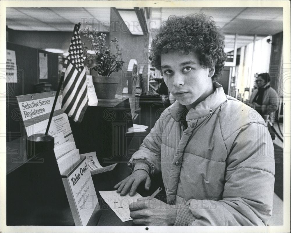 1981 Press Photo Registration post office burgos - Historic Images