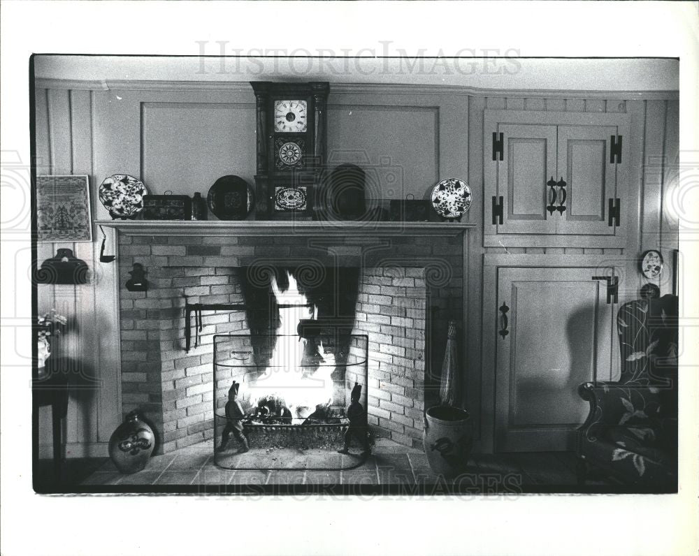 1983 Press Photo Bow House Fireplace Interior Doors - Historic Images