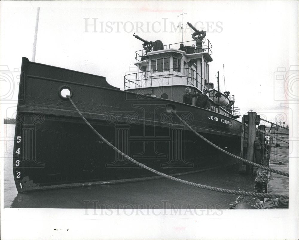 1976 Press Photo Fireboat watercraft pumps nozzles ship - Historic Images