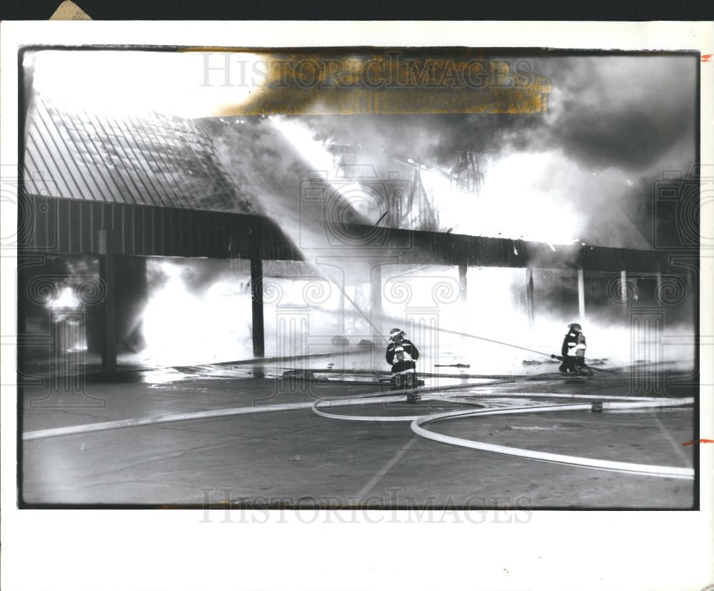 1993 Press Photo Fire - Historic Images