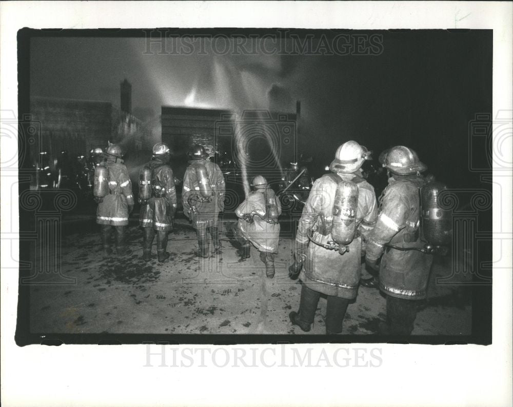 1988 Press Photo Fire - Historic Images