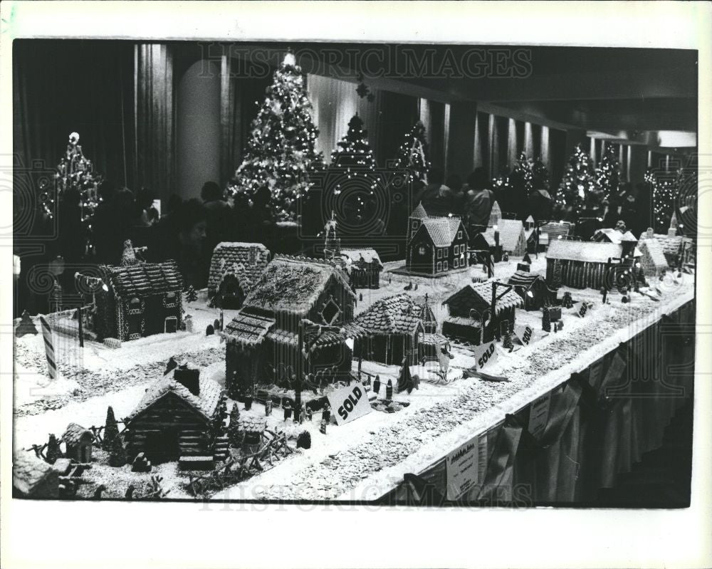 1985 Press Photo Christmas goose Hugh Allen village - Historic Images