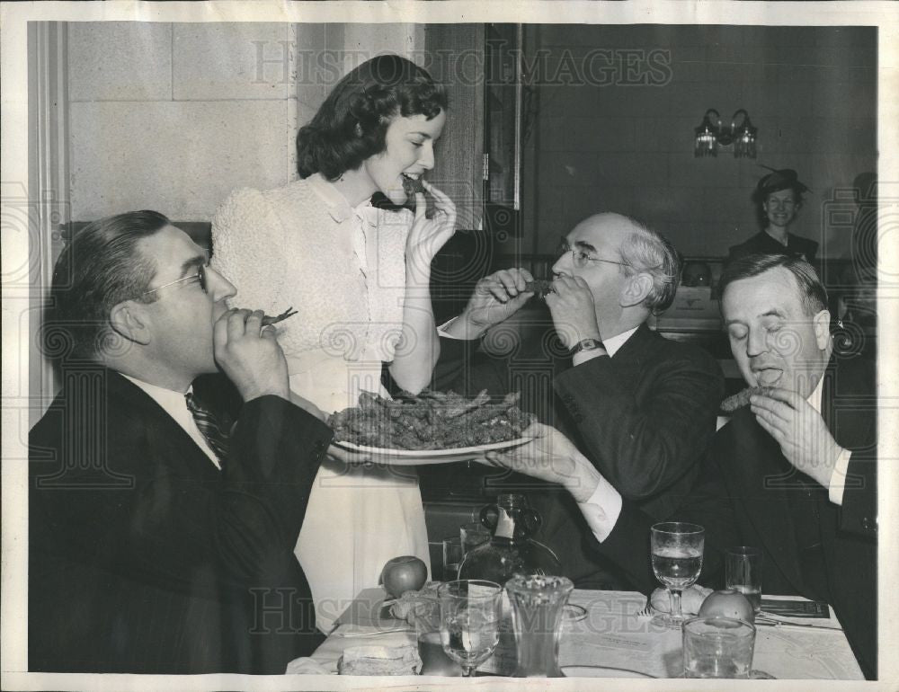 1939 Press Photo Smel Queen Barbara Banks congressmen - Historic Images