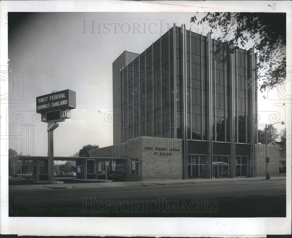 1966 Press Photo First Federal Savings Loan Association Historic Images 1966-press-photo-first-federal-savings-loan-association-historic-images