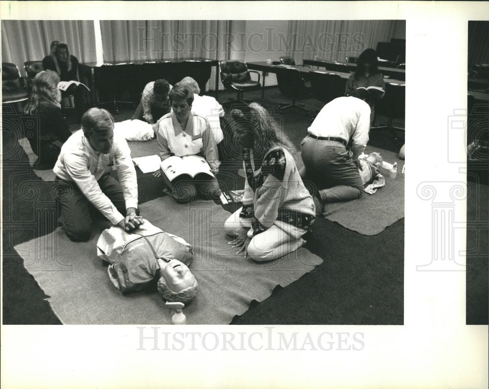 1991 Press Photo First aid - Historic Images
