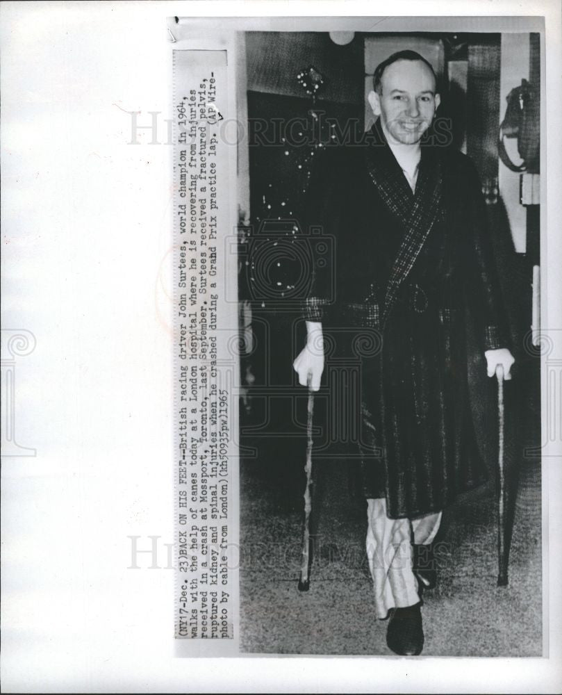 1965 Press Photo John Surtees, walking agin after crash - Historic Images