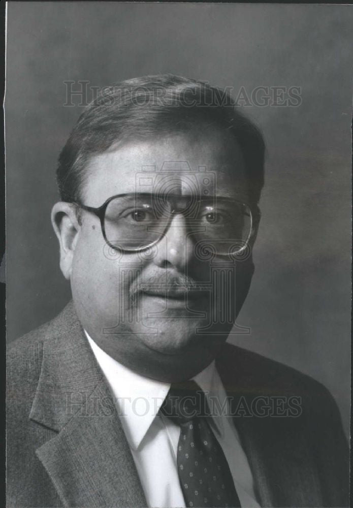 1990 Press Photo Richard Surel Michigan National Bank - Historic Images