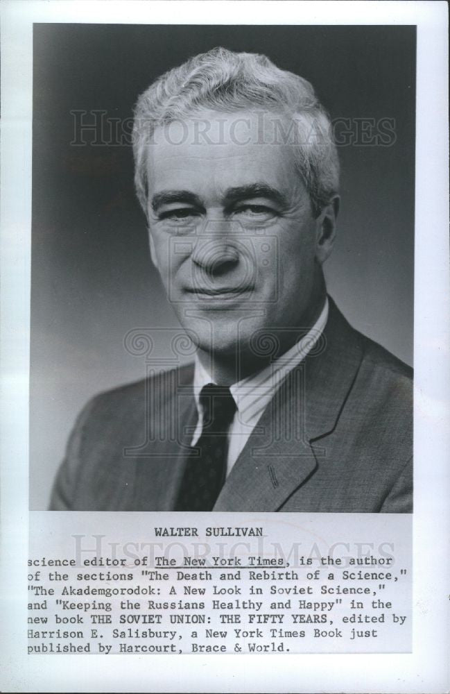Press Photo Walter Sullivan USSR Fifty Years book - Historic Images