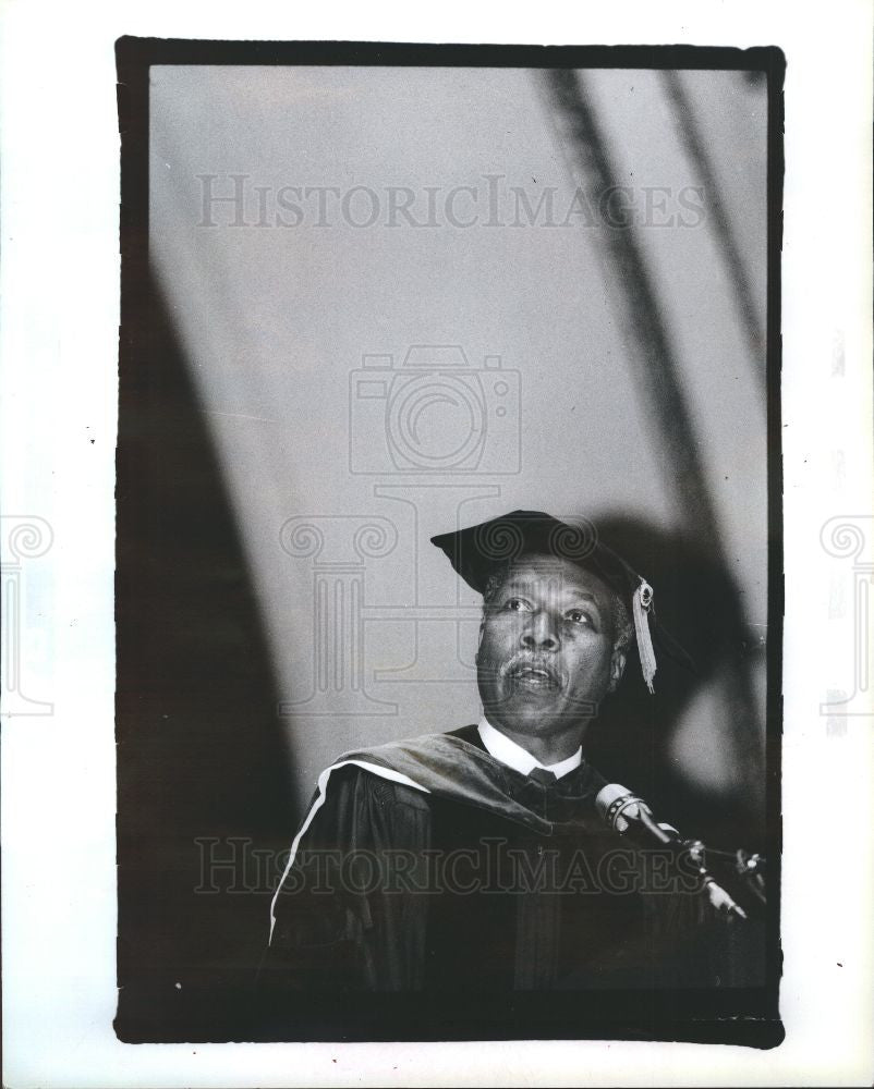 1990 Press Photo Louis Sullivan Secratary - Historic Images