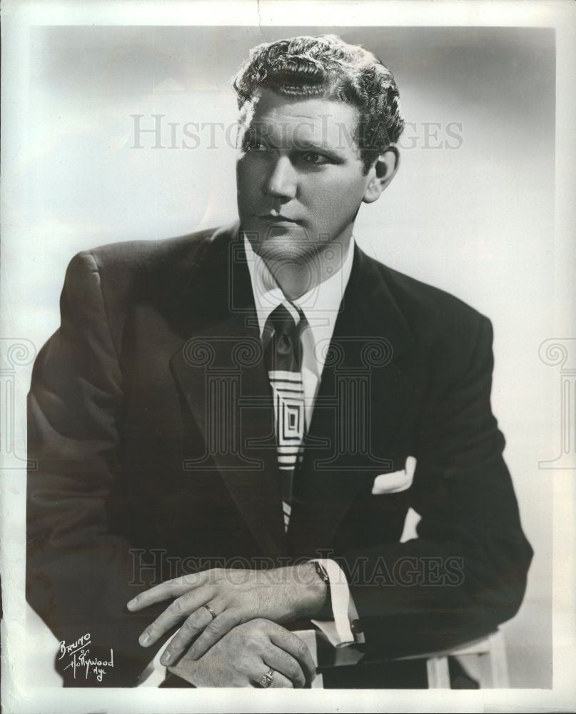 1954 Press Photo Brian Sullivan Opera Singer. - Historic Images