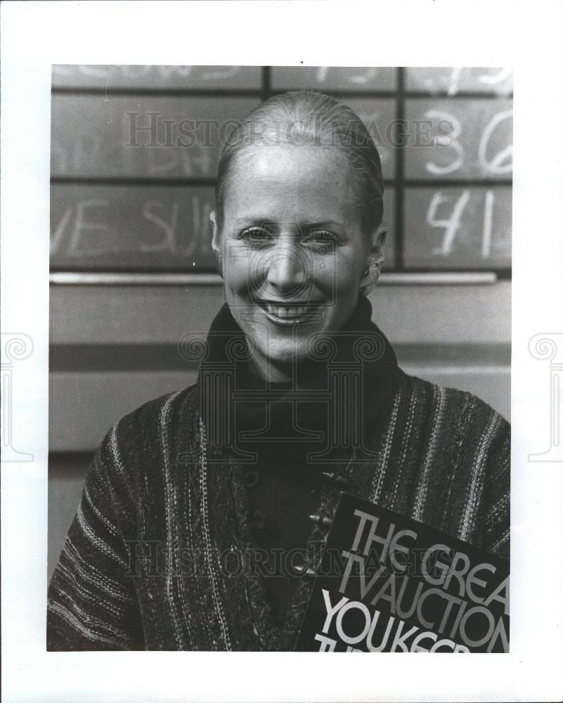 1977 Press Photo Ilene Gold Chairman - Historic Images