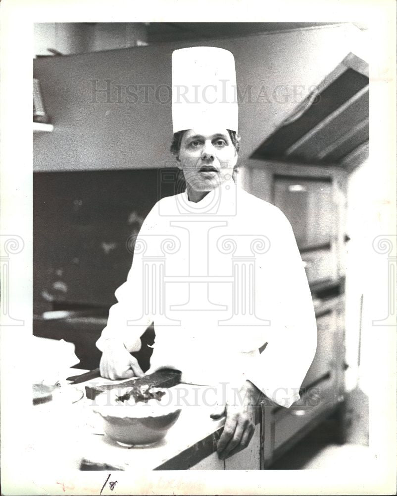 1982 Press Photo Douglas Grech Chef - Historic Images