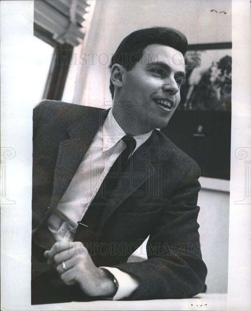 1966 Press Photo Bob Green - Historic Images