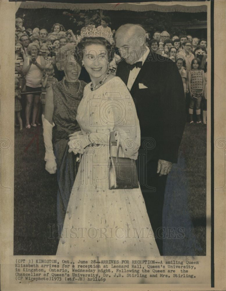 1973 Press Photo Queen Elizabeth Leonard Hall Kingston - Historic Images