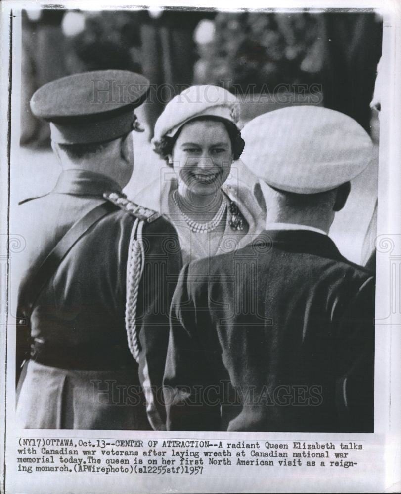 1957 Press Photo Queen Elizabeth Canadian War Veterans - Historic Images