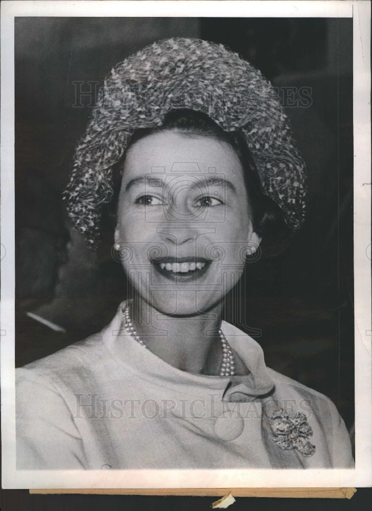 1967 Press Photo Queen Elizabeth II - Historic Images
