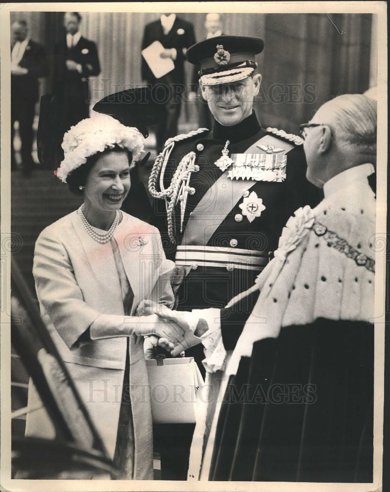1966 Press Photo Elizabeth II - Historic Images